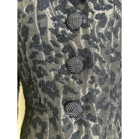Flores & Flores animal print textured 3 button cocktail blazer size 4 - Picture 8 of 12